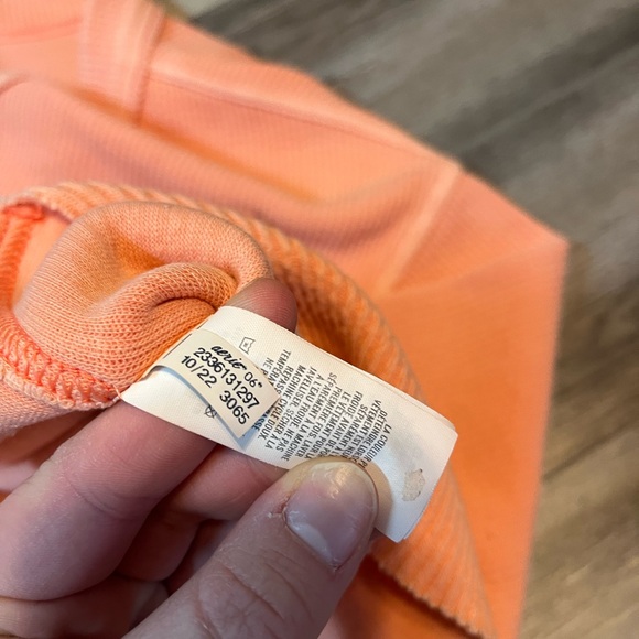 Aerie Wonder Peach V-Neck Sweatshirt - Picture 5 of 6